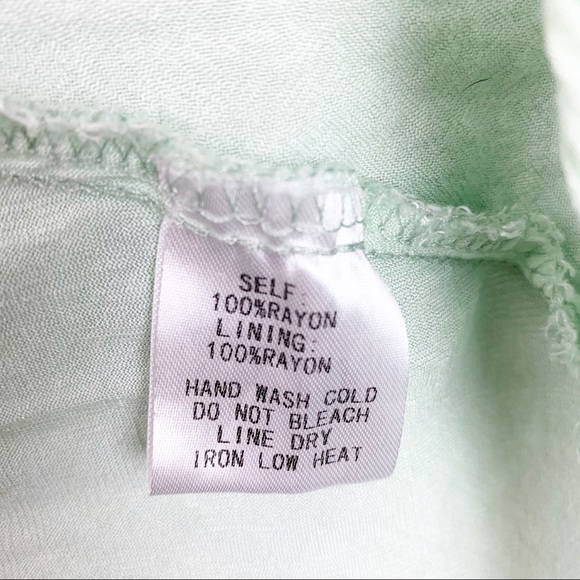 LuLu's Lace Sleeveless Deep V-neck Baby Doll Top S - Picture 5 of 5